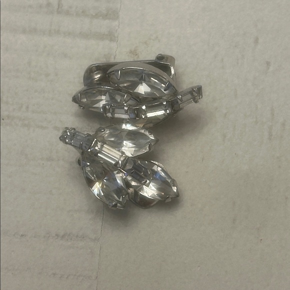 Albert Weiss vintage clip on rhinestone earrings - Picture 4 of 4